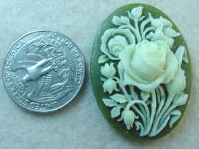 #272 - Vintage Molded Cameo