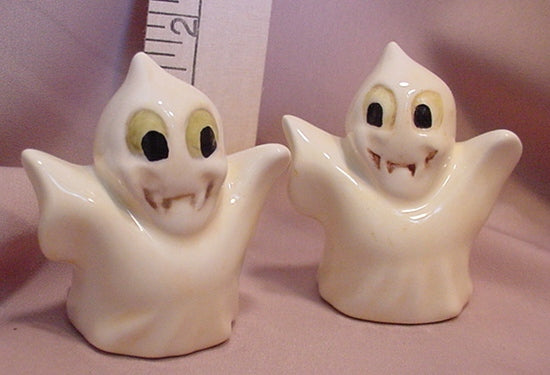 Ghosts Salt and Pepper Shakers SPGH